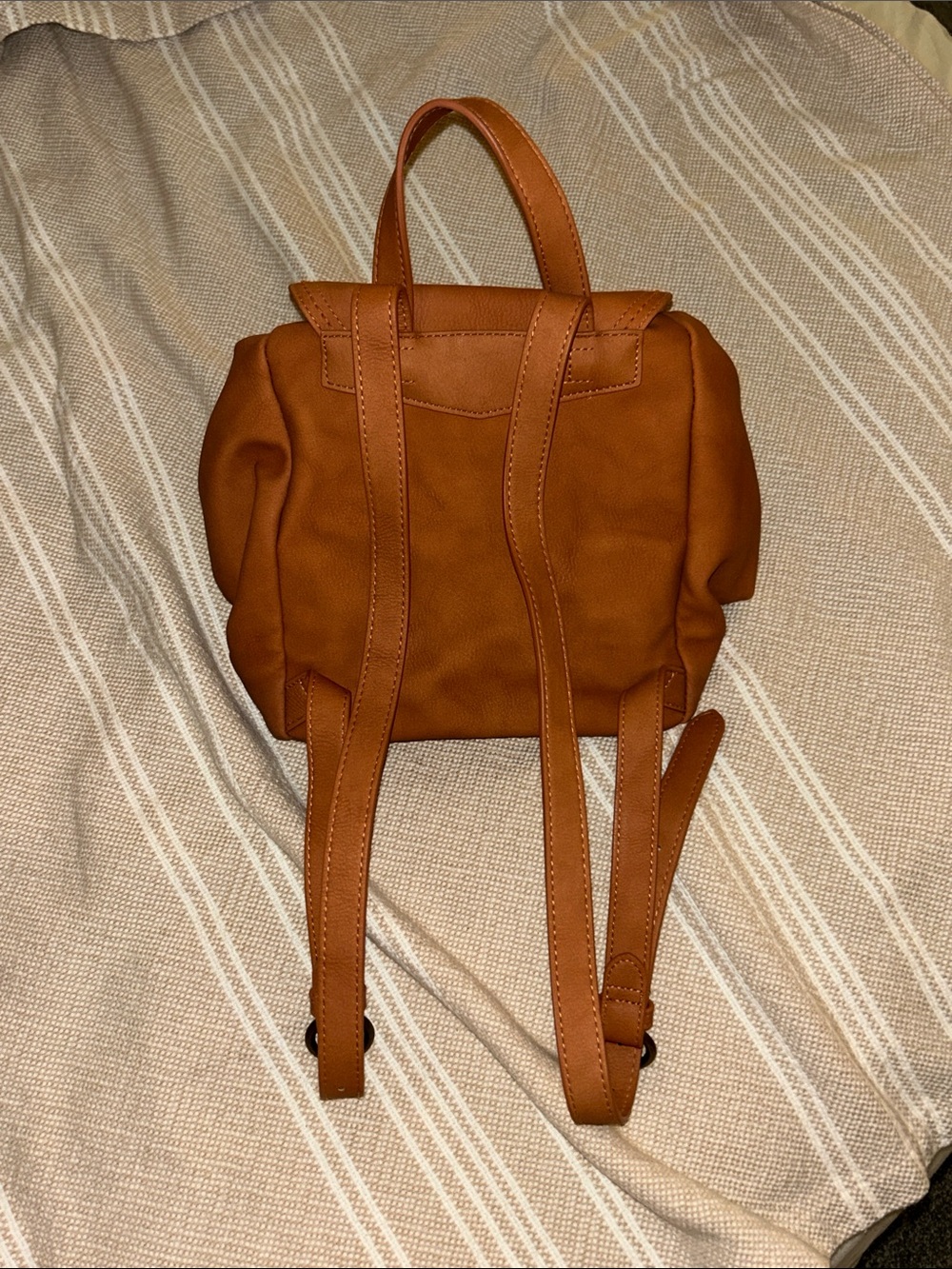 Universal Thread Leather Backpack - Picture 4 of 5